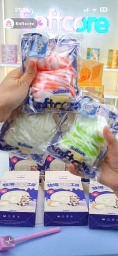 Softcore 牧場ミルク工房 スクイーズ いちごソフトのサムネイル