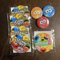セサミストリート 缶バッジセット USJ - メルカリ