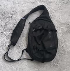 ︎︎⟡ Patagonia atomsling アトムスリング 8L ︎︎⟡のサムネイル