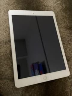 RYU様専用　iPad wifi 第５世代のサムネイル