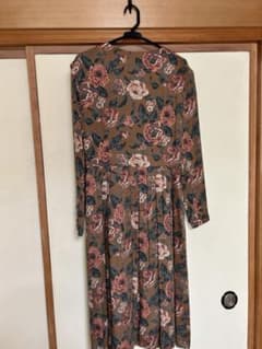 花柄 長袖ロングワンピース ブラウンのサムネイル