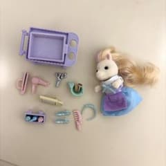 シルバニアファミリー おしゃれなポニーの美容師さんセットのサムネイル