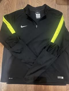 NIKE サッカー トレーニングシャツ ブラック ジュニアXLのサムネイル