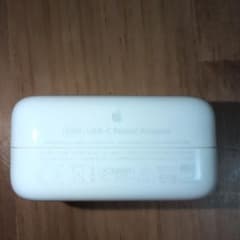 Apple 30W USB-C Power Adapter 本体のサムネイル