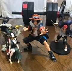ワンピースフィギュアのサムネイル
