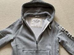 Abercrombie & Fitchのパーカーのサムネイル
