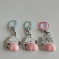 アクリルキーホルダー 3個セット もちもちお尻のサムネイル