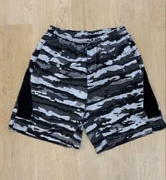 NIKE DRI-FIT カモフラ柄 ショートパンツ　迷彩のサムネイル