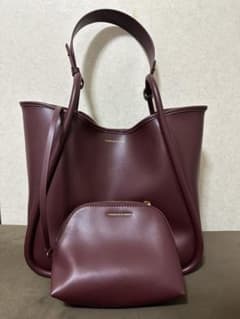 CHARLES & KEITH Lyla ライラ チューブラスローチーバッグ