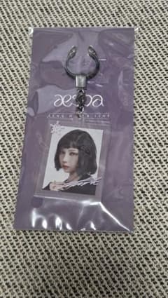 【新品】aespa WINTER サイン入りアクリルキーホルダーのサムネイル