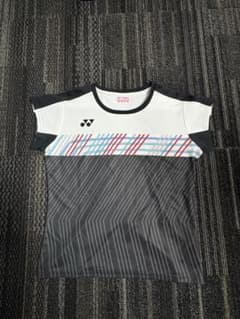 YONEX バドミントンシャツ ウィメンズＯサイズのサムネイル