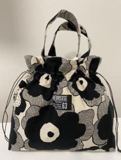 ハンドメイド◡̈*♡　仕切りつき巾着バッグのサムネイル