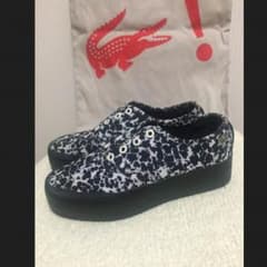 26日迄やたゆ様専用ページ❤️LACOSTE L!VEスニーカー トートバッグ付のサムネイル
