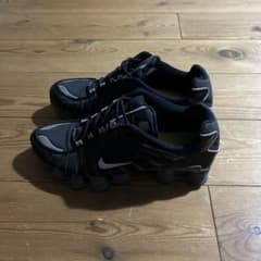 NIKE SHOX スニーカー ブラックのサムネイル