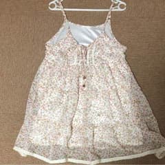 花柄ワンピースのサムネイル