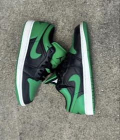 Nike Air Jordan 1 Low "Lucky Green"のサムネイル