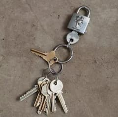 LOCK AND KEY-CHAIN heaven by marc jacobs