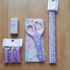サンリオ　ボンボンリボン　文房具セットのサムネイル