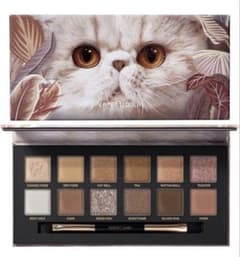PERFECT DIARY アイシャドウパレット 猫デザインのサムネイル