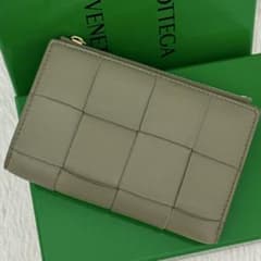 極美品ボッテガ BOTTEGAVENETA カセット 二つ折り セージグリーン