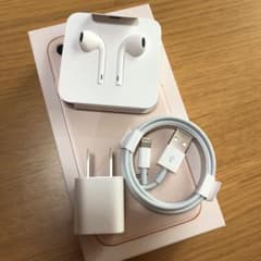 iPhone8付属 イヤフォン&充電器のサムネイル