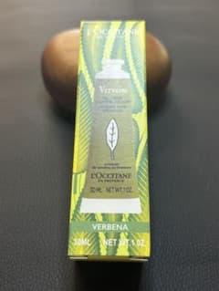 ロクシタン ハンドクリーム 30ml 新品 未使用のサムネイル