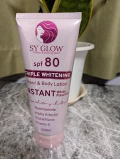 SY GLOW トリプルホワイトニング ローション SPF80 200mlのサムネイル