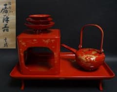 輪島塗 木製御屠蘇セット金蒔絵沈金『松竹梅鶴亀』銚子/杯(3客)/杯台 