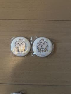 ちいかわbaby うさぎ 缶バッジ2個セットのサムネイル
