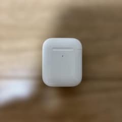 Apple AirPods 本体 充電ケース付きのサムネイル