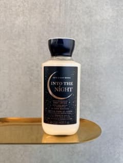 Bath & Body Worksボディローション Into The Nightのサムネイル
