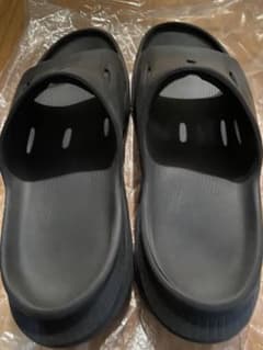 HOKAサンダルのサムネイル
