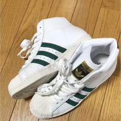 スニーカー アディダス ハイカット 23.5 レディースのサムネイル