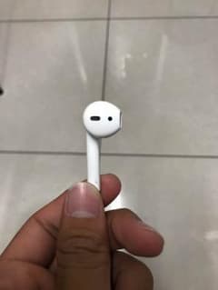 r.rさん専用 airpods  左耳 訳アリのサムネイル
