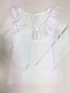 スナイデル 白トップスのサムネイル