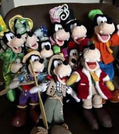 ディズニー グーフィー ぬいぐるみ10点まとめ売りのサムネイル