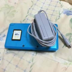 「送料込み」3DS本体！充電器、８ギガSDカード付きのサムネイル