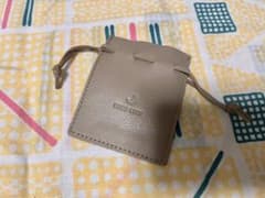 マザーハウス アクセサリー袋 レザー グレージュのサムネイル