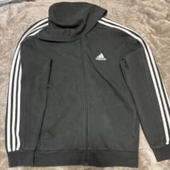 adidasパーカーのサムネイル