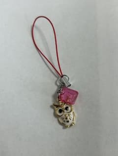 ハンドメイド　フクロウ モチーフ チャーム ストラップ　イニシャルMのサムネイル