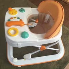もぐもぐママさま専用 コンビ 歩行器のサムネイル