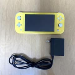 ニンテンドーswitchライト　イエロー　充電器付きのサムネイル