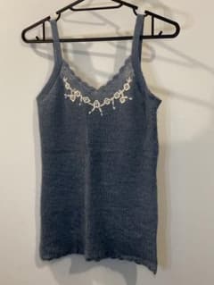INÉD グレー キャミニット　モヘア　サイズ2 刺繍　ステッチ　可愛いデザインのサムネイル