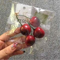 ももか様専用 さくらんぼピアスのサムネイル