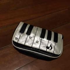 ピアノ柄のポシェットのサムネイル