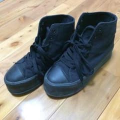お買い得！！黒スニーカーのサムネイル