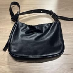 フェイクレザー ショルダーバッグ ブラックのサムネイル