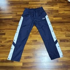 UNDER ARMOUR サイドボタン付きパンツ MD ネイビーのサムネイル