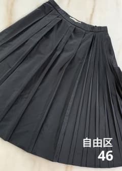 自由区 スパンタフタプリーツロングスカート 黒 46 15号 大きいサイズのサムネイル