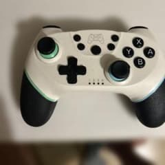 Nintendo Switch用 ワイヤレスコントローラー ホワイトのサムネイル